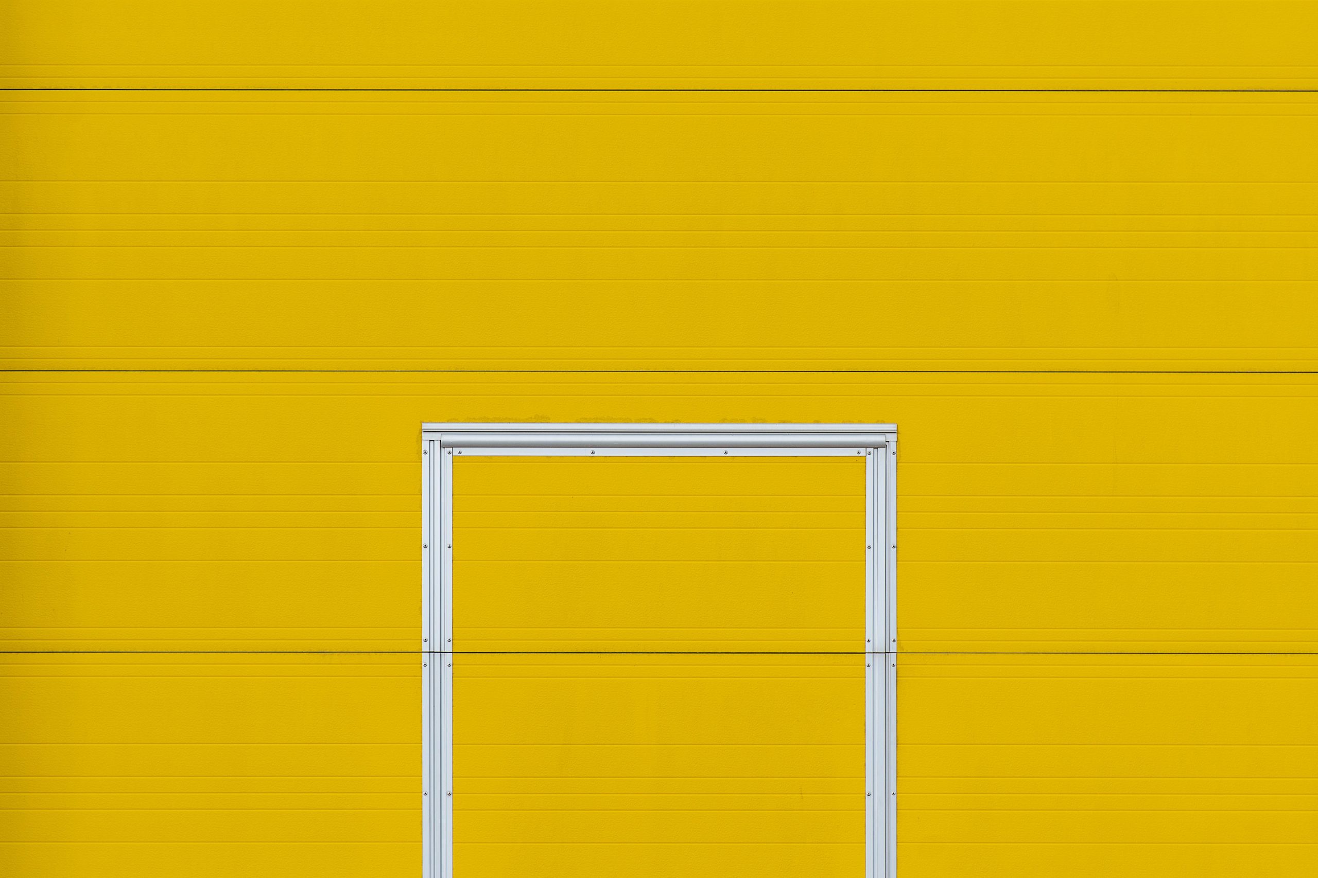 Comment bien choisir cadre porte metal