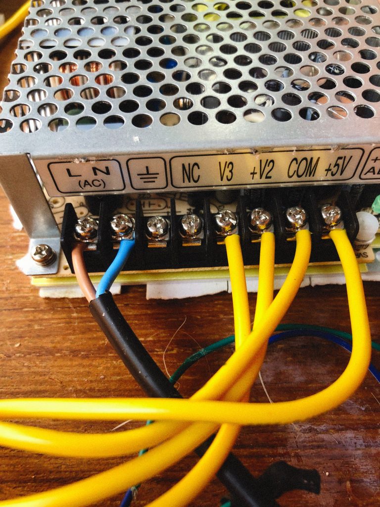 Comment bien brancher un connecteur Wago 4 fils ?